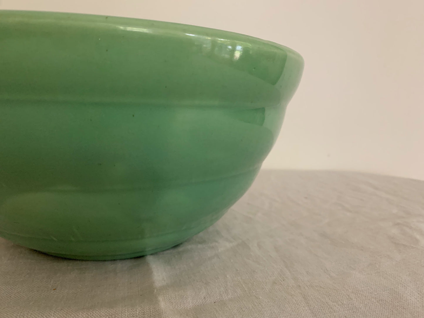 Bauer Pottery Pastel Jade Green Beehive Mixing Bowl #12 9/5" Diameter