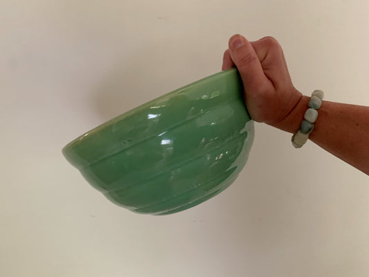 Bauer Pottery Pastel Jade Green Beehive Mixing Bowl #12 9/5" Diameter