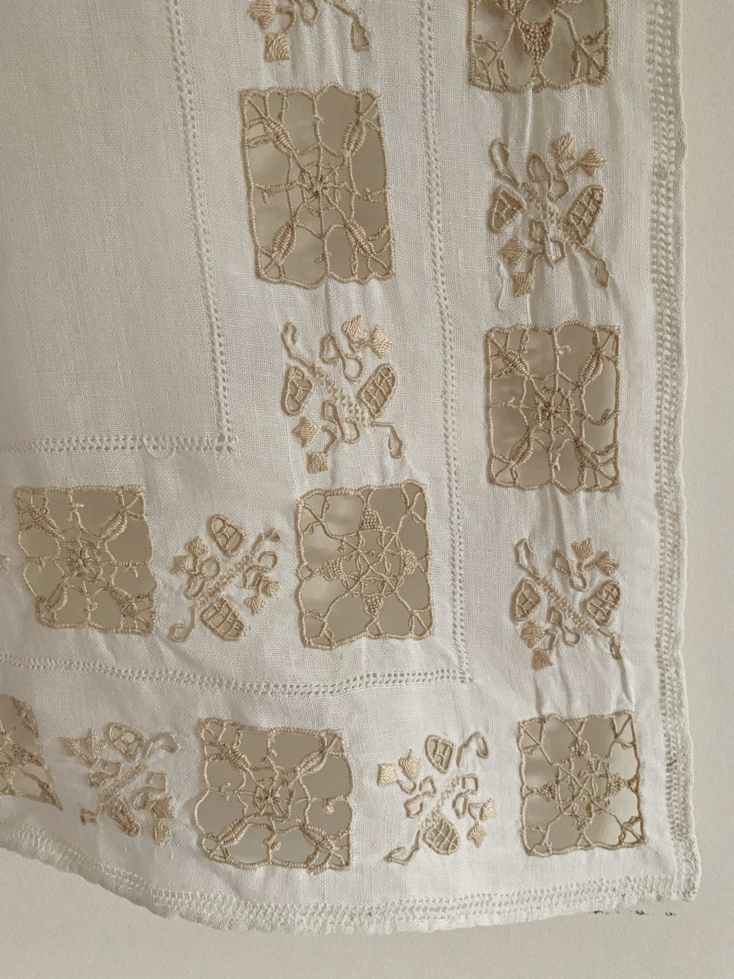 Vintage Italian Linen Set with Reticella Embroidery