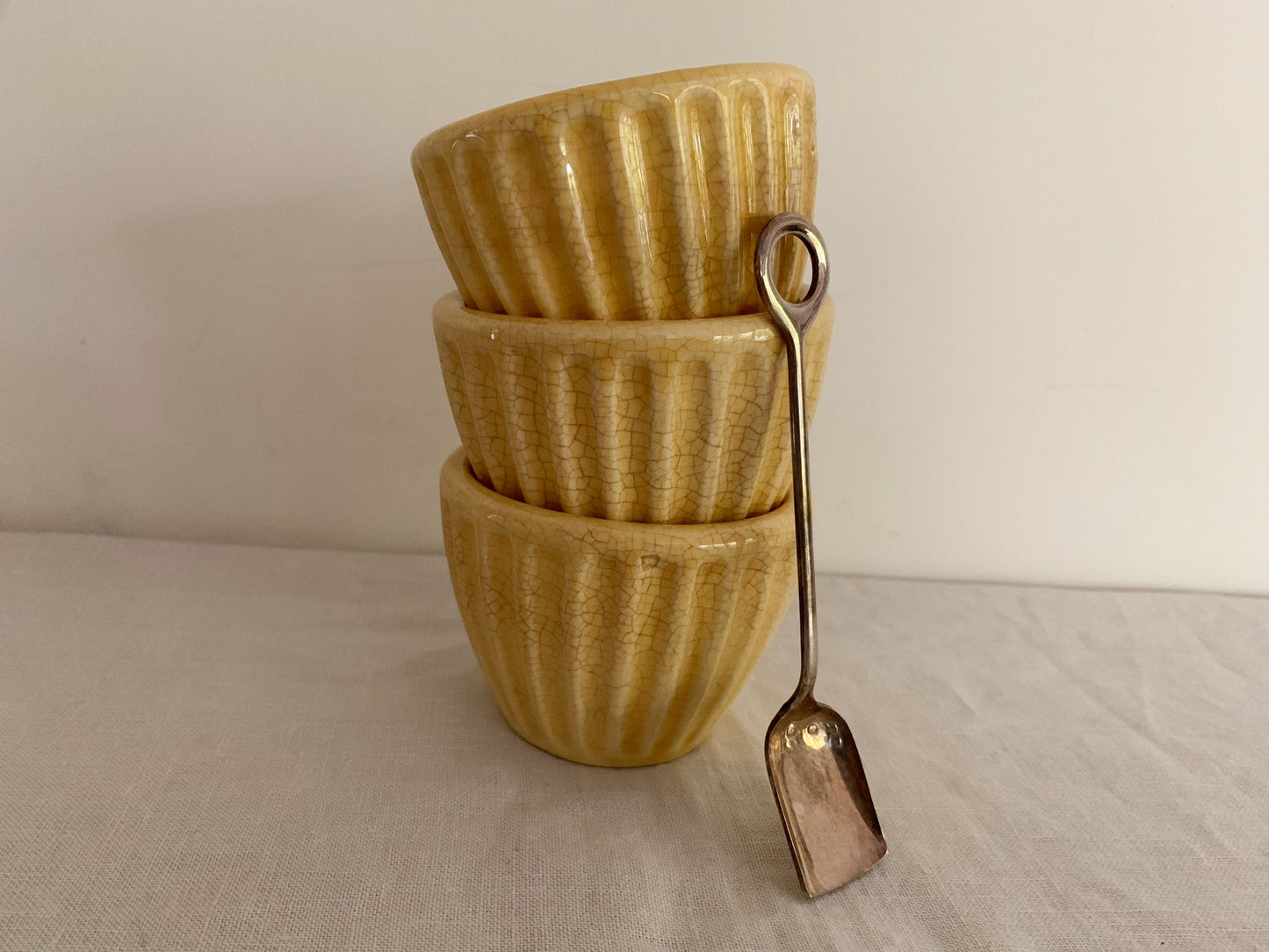 Vintage Custard Cups Set
